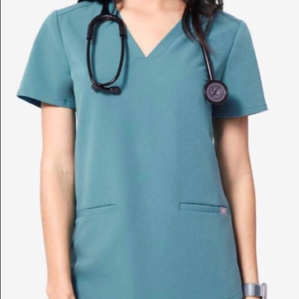 women's Hydrogreen Casma™ - Three-Pocket Scrub Top - XL